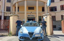 Piramide, pretendeva 50 euro al giorno e bottiglie di alcolici dal titolare di un minimarket, arrestato 50enne per estorsione