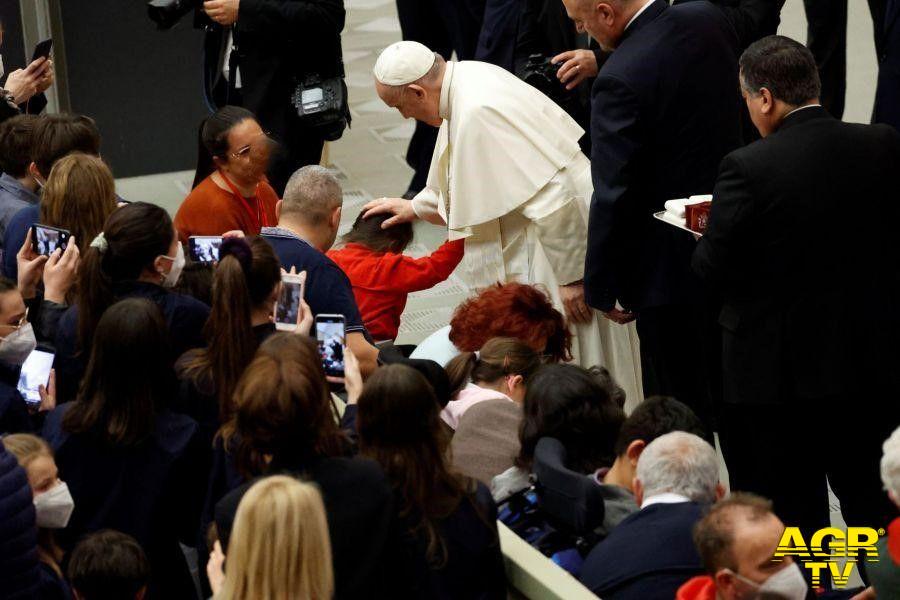 i bambini incontrano Papa Francesco