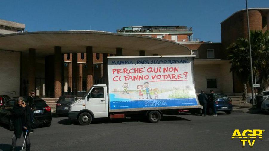 Ostia, la protesta dei residenti per l'esclusione dal voto per i Municipi Ostia, la protesta dei residenti per l'esclusione dal voto per i Municipi