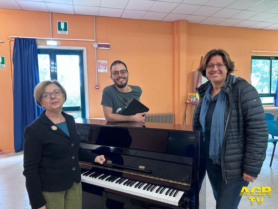 l'assessora alle Politiche Sociali e alla Salute Barbara Funari ha fatto visita oggi  al laboratorio Musica Insieme,