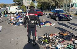 Carabinieri controlli in piazzale Ostiense