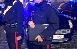 Roma Trastevere, tenta di rubare una borsa medica in un'ambulanza ed aggredisce il soccorritore, un arresto