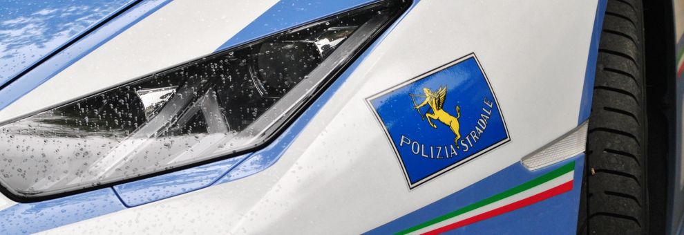 Roma, ladro di pezzi di ricambio.... bloccato ed arrestato dalla Polizia Stradale