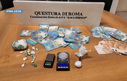 Polizia soldi e droga sequestrati commissariato San Lorenzo
