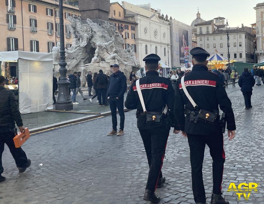 Carabinieri con trolli nel centro di Roma