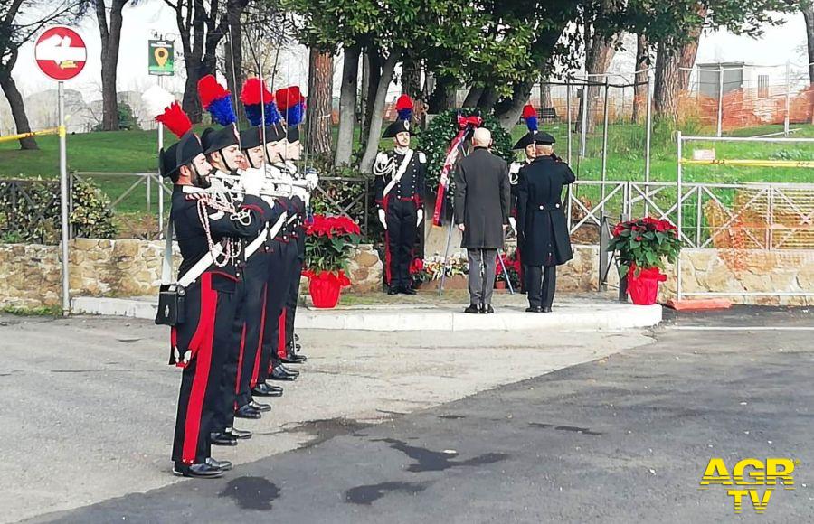 Carabinieri la cerimonia all'Ardeatino deposizione corona d'alloro foto da comunicato stampa