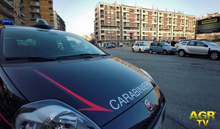 Carabinieri controlli nei caseggiati militari