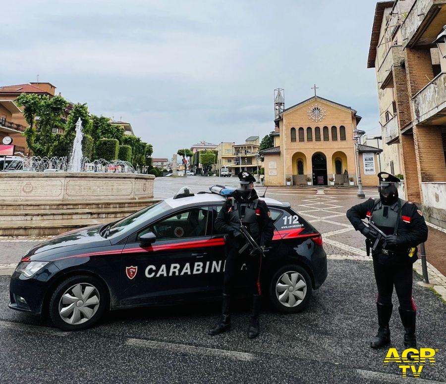 Carabinieri pattuglia carabinieri posto di blocco a Lariano