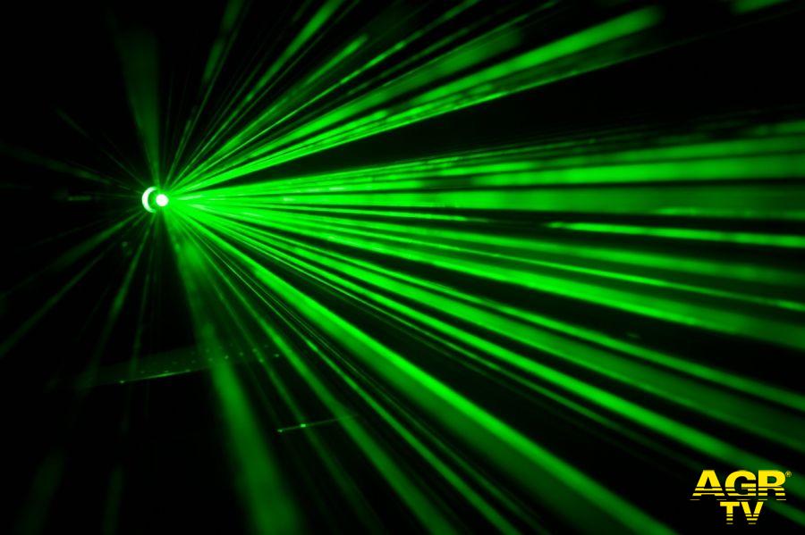 raggioi laser verde utilizzato per disturbare i giocatori della Roma