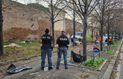 Roma, sgomberata tendopoli di fortuna in viale del Pretoriano