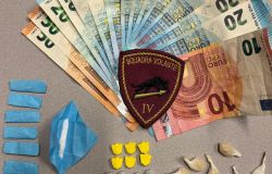 Polizia droga e soldi sequestrati