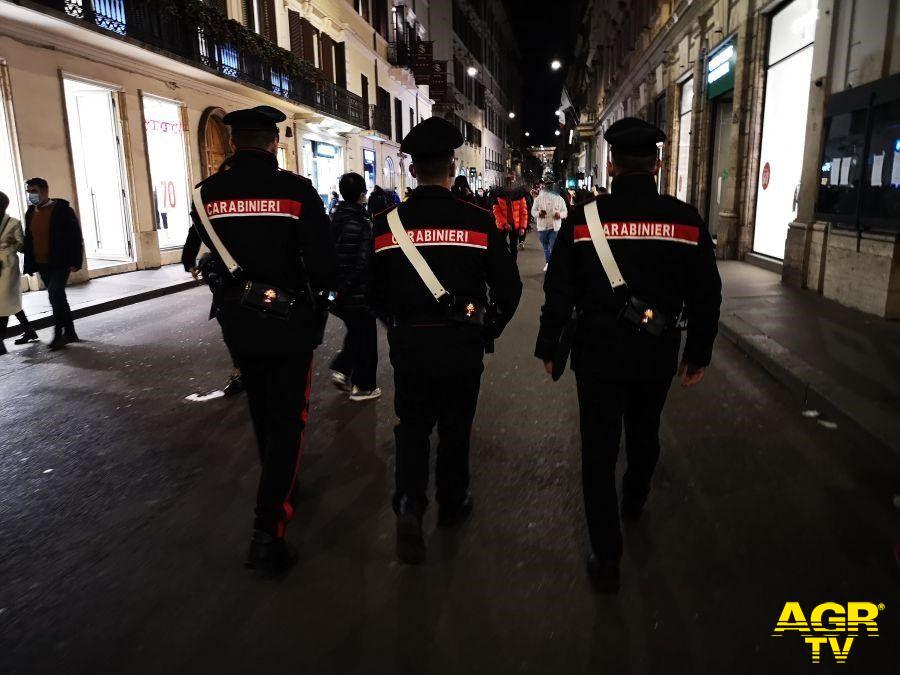 Carabinieri controlli nel centro storico contro furti e borseggi