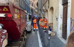 Roma, servizi antidegrado ed antiabusivismo nel centro, rimossi sei accampamenti abusivi, sanzioni agli esercizi commerciali
