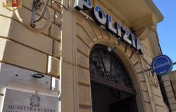 La Polizia di Stato ha arrestato un cittadino romeno di 25 anni gravemente indiziato di rapina ed estorsione