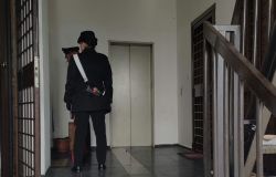 Pomezia, nascondeva la droga nel vano ascensore, in manette pusher 57enne