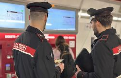Carabinieri controlli stazione Termini