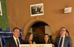 Rotary Club Ostia per il territorio: consegnato l'assegno all'ANPS per l'acquisto di un pulmino per disabili