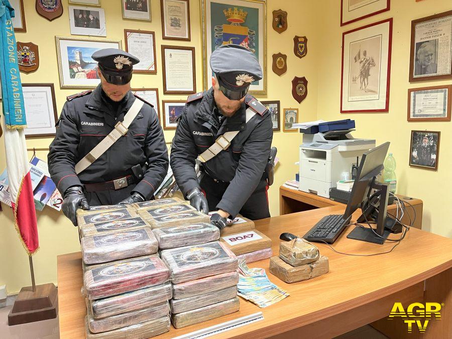 Carabinieri la droga sequestrata ad Ostia
