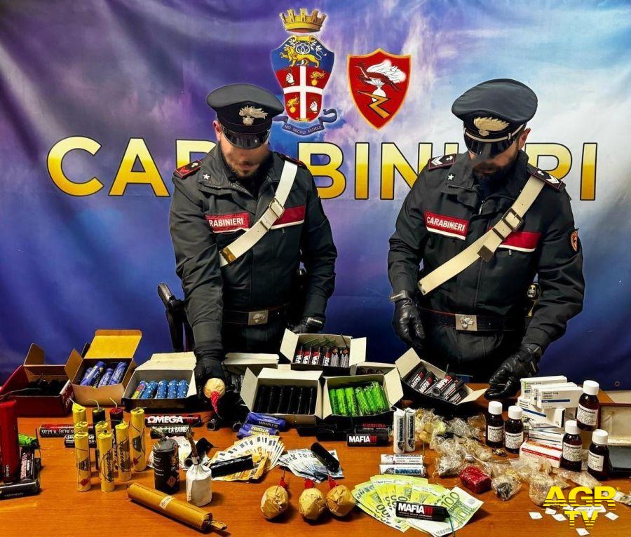 Carabinieri la droga ed il materiale pirotecnico sequestrato  al Trullo