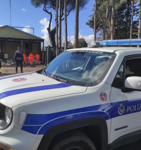 Ostia, agenti della Polizia locale aggrediti da un parcheggiatore, la solidarietà del Municipio