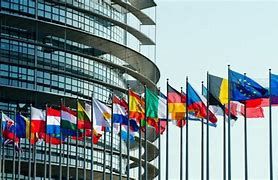 Il Parlamento Europeo adotta una nuova legge contro greenwashing e informazioni ingannevoli