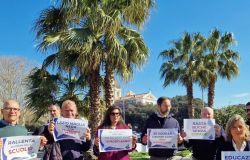 Sit in di Azione ad Ostia per la sicurezza stradale - La protesta dei cittadini