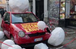 Cambiamento Climatico auto distrutta dalla grandine Milano foto da comunicato stampa