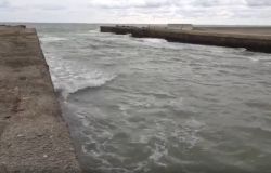 Ostia, canale dei Pescatori, al via la seconda fase dell'intervento, livellamento del fondale e ripristino navigabilità