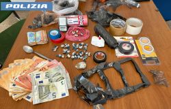 Polizia droga e materiale sequestrato