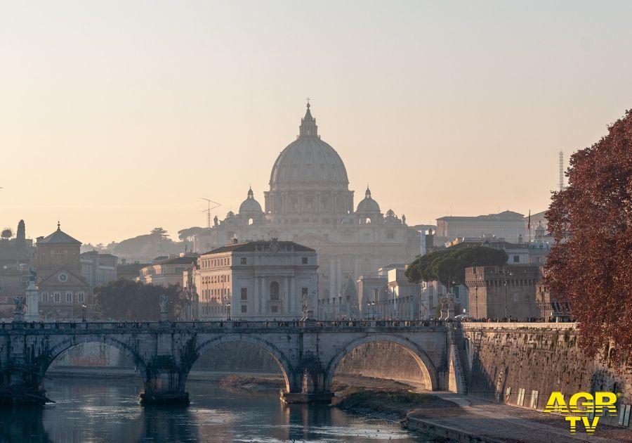 Roma veduta del Tevere e dello Stato del Vaticano foto pixabay