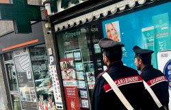 Roma, rapina a volto scoperto la farmacia, riconosciuto dalle immagini delle telecamere è stato arrestato