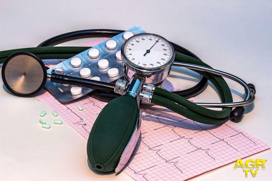 cardiologia misuratore pressione fdoto pixabay