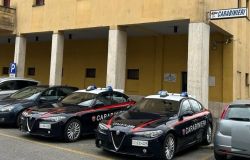 Colleferro, ubriaco alla guida esce di strada, all'arrivo dei Carabinieri tenta di scappare ma finisce contro una rotonda arrestato 34enne