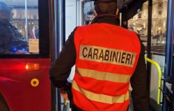 Roma, servizi speciali antiborseggio sui mezzi pubblici, retata dei Carabinieri: 14 arresti