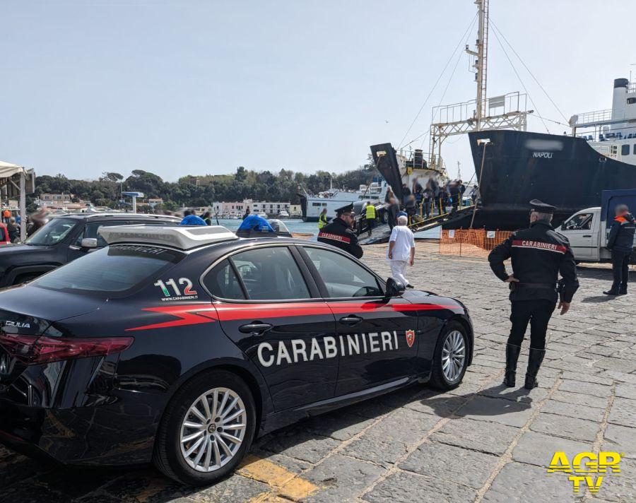 Carabinieri Ischia controlli agli imbarchi