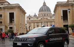 Roma San Pietro sotto osservazione per tutelare turisti e cittadini, due arresti e due denunce nelle ultime ore