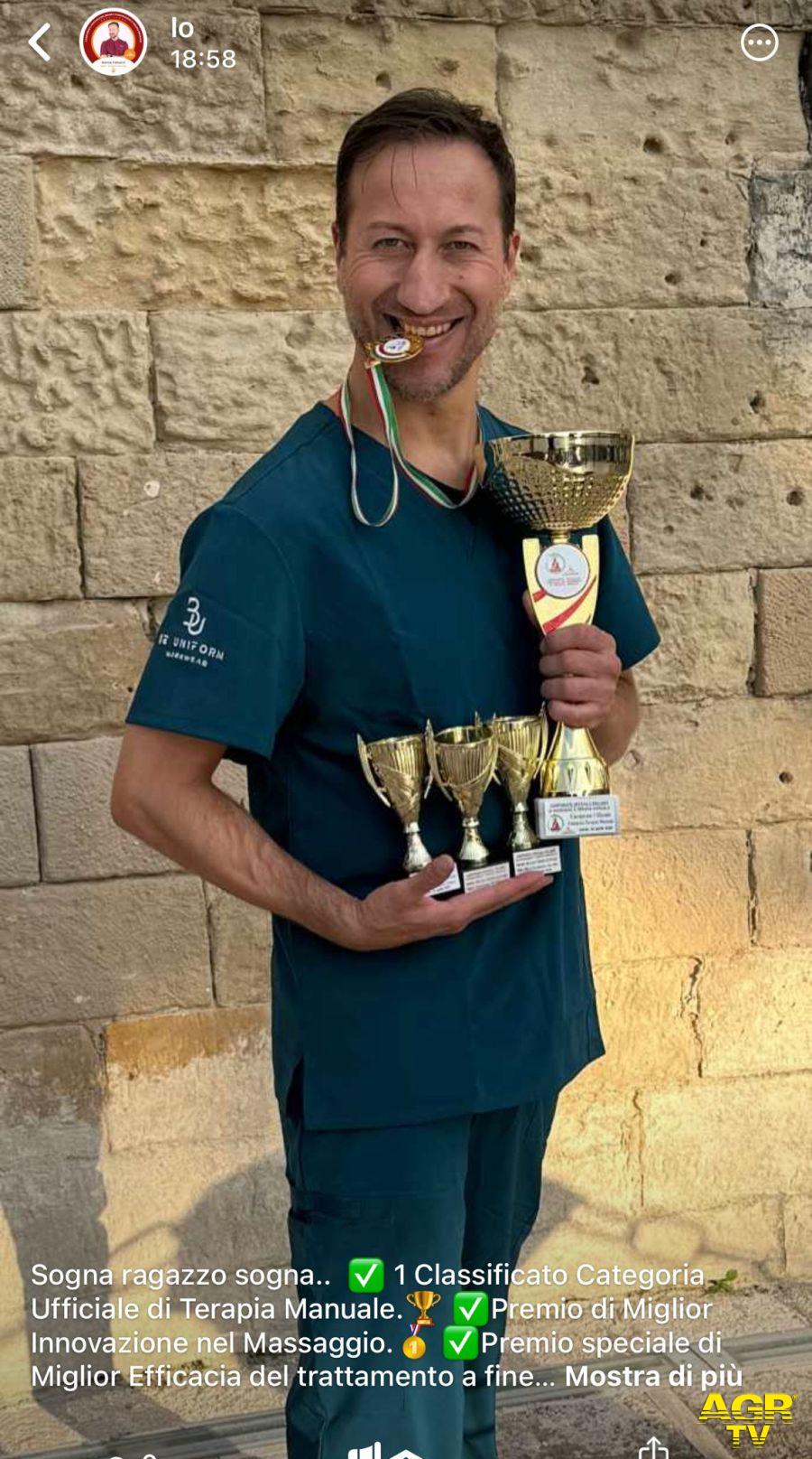 Marco Ranucci con coppe e medaglie dopo il successo ai Campionati foto da comunicato s