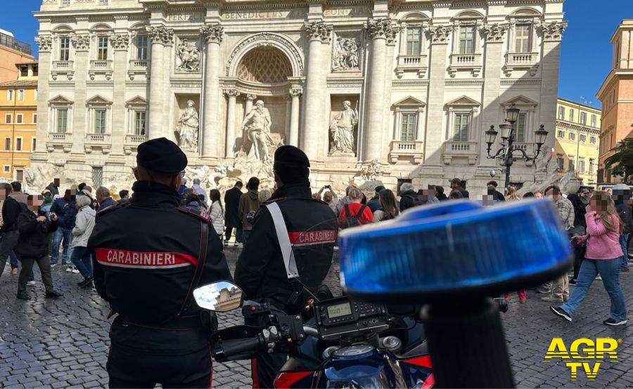 Carabinieri controlli nel centro storico antiborseggio