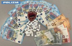 Roma, arrestati 5 pusher, un egiziano ed un tunisino sorpresi mentre cedevano droga ad un adolescente