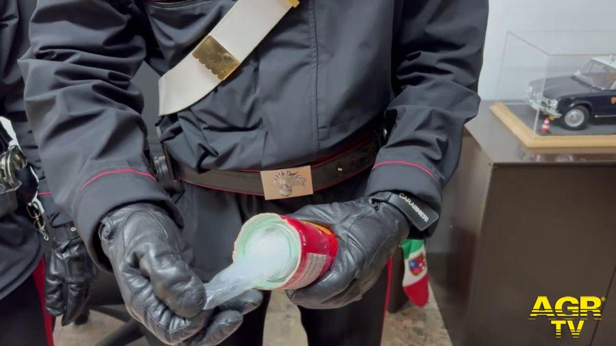 Carabinieri, la droga rinvenuta in confezioni commerciali