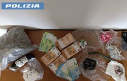 Roma, arrestati 5 pusher, oltre 40 kg. di droga sequestrata, preso elettricista.... spacciatore