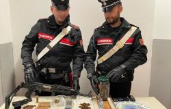 Roma, armi soft air e droga, 14 pusher arrestati, sequestrata cocaina, crack, hashish e marjuana