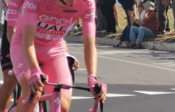 Giro d'Italia, ultima tappa sul lungomare di Ostia, applausi per i ciclisti e festa per gli appassionati