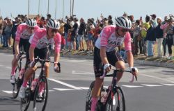 giro d'Italia lungomare Ostia passaggio dei corridori