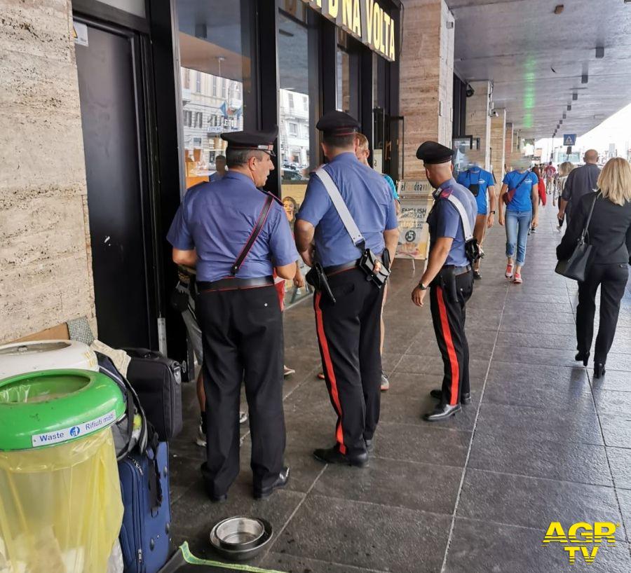 Carabinieri cotrolli area Termini