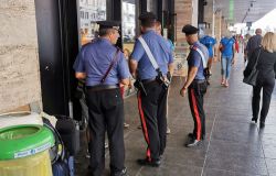 Roma Termini, i Carabinieri non mollano la presa, ancora arresti (4) e denunce (17)