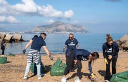Giornata dell'ambiente e degli Oceani, oltre 80 interventi di raccolta rifiuti con i volontari Plastic Free