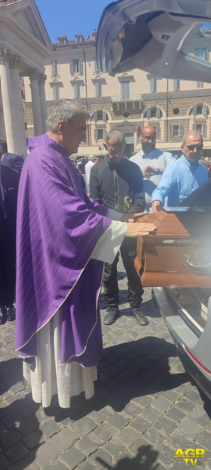 Piazza del Popolo funerale Philippe Leroy