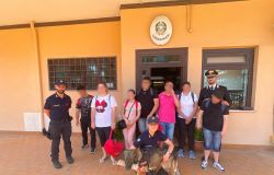 Carabinieri la visita dell'associazione Universi diversi alla caserma