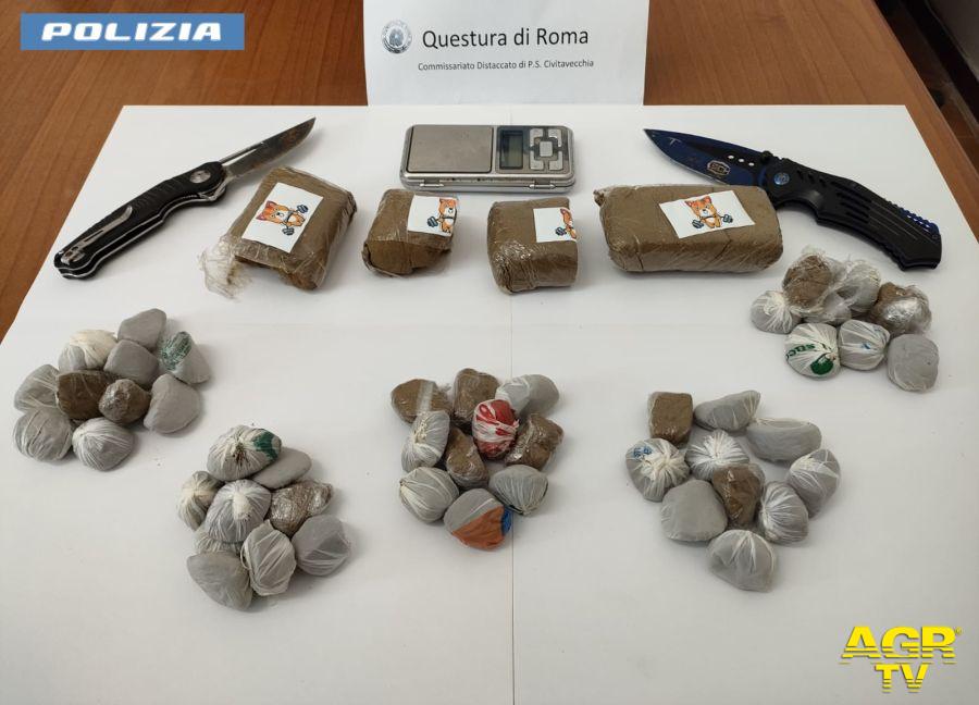 Polizia Civitavecchia la droga ed i coltelli sequestrati